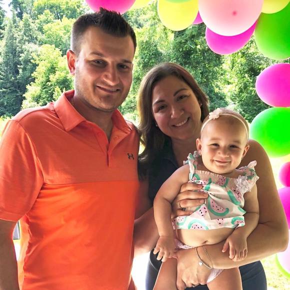 Meet your Posher, Cristina - Picture 1 of 1